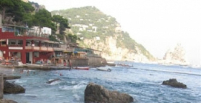 Onda anomala a Marina Piccola