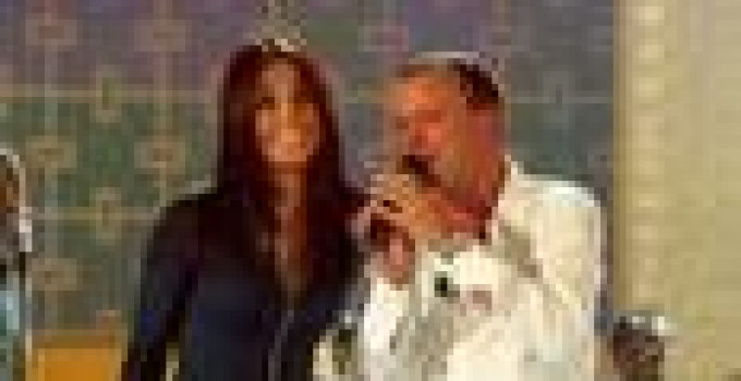 La moglie di Gigi D'Alessio accusa Anna Tatangelo
