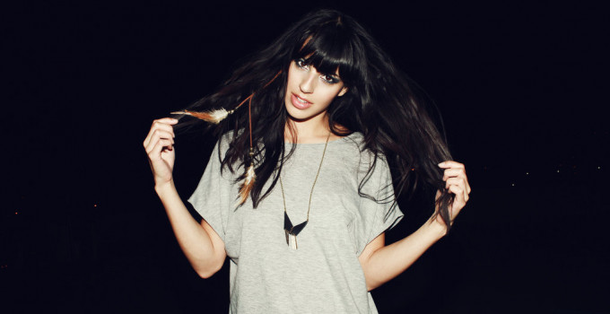 La superstar neozelandese Brooke Fraser ritorna con il singolo "Kings And Queens"