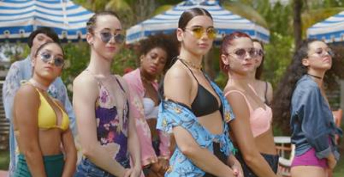 Dua Lipa: "New Rules" è il nuovo singolo della popstar britannica. Il suo video ha oltre 40 milioni di views in 2 settimane