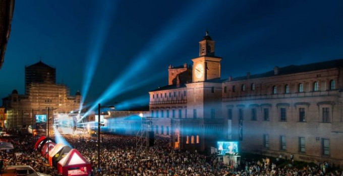 GIANNI MORANDI, COEZ, JAMES BLUNT e PAOLO MIGONE, ANNA MARIA BARBERA e PAOLO CEVOLI per la terza edizione del CARPI SUMMER FEST