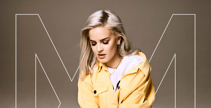 ANNE-MARIE: la nuova stella del pop britannico pubblica il 27 aprile l'album d'esordio "Speak Your Mind"