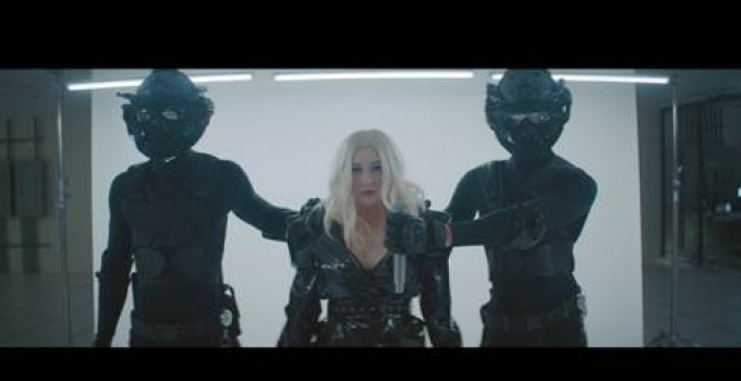 Christina Aguilera pubblica il video di "Fall In LIne" feat. Demi Lovato