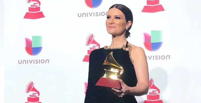 LAURA PAUSINI TRIONFA AI LATIN GRAMMY AWARDS 2018!   VINCE IL PREMIO "BEST TRADITIONAL POP VOCAL ALBUM"