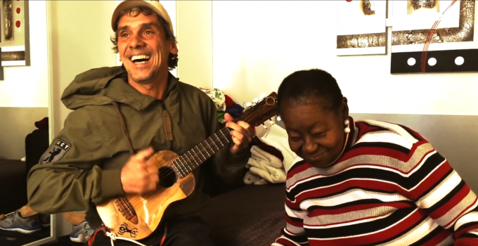 MANU CHAO E CALYPSO ROSE PUBBLICANO UNA RIVISITAZIONE DELLA HIT DI MANU “CLANDESTINO”