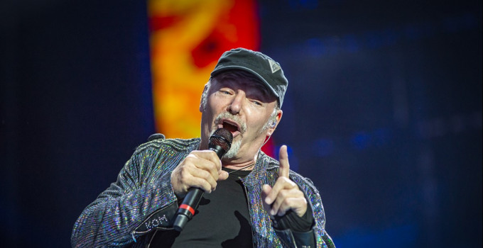 VASCO ROSSI a quota 900.000. Si conclude a Cagliari il "Vasco Non Stop Live 2019".