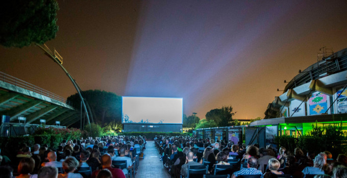 ARENE DI MARTE - Cinema sotto le stelle: Claudia Gerini, Claudio Bonivento e Domitilla Di Pietro ospiti per A MANO DISARMATA