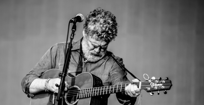 GLEN HANSARD torna in Italia il 26 luglio all' Anfiteatro del Vittoriale di Gardone Riviera per presentare il nuovo album