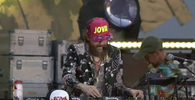 Jovanotti fa ballare 40.000 fan a Marina di Cerveteri. Guarda il Video.