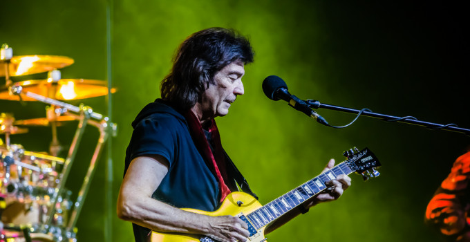 STEVE HACKETT - in uscita a fine ottobre il live album "Genesis Revisited Band & Orchestra: Live"