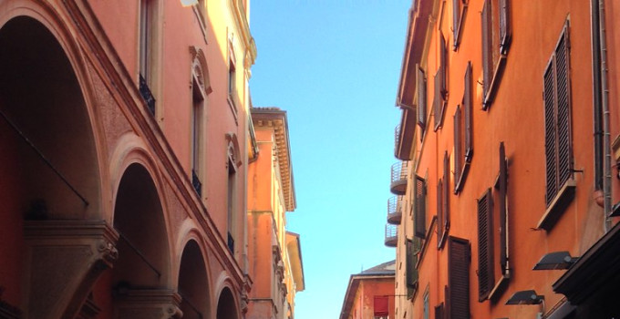 Dopo Dalla, Bologna dedica le luminarie di via D'Azeglio a Cesare Cremonini