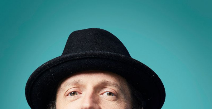 JASON MRAZ (BMG) - Il vincitore dei Grammy Awards pubblica "Look for the good", title track del nuovo album fuori il 19 giugno