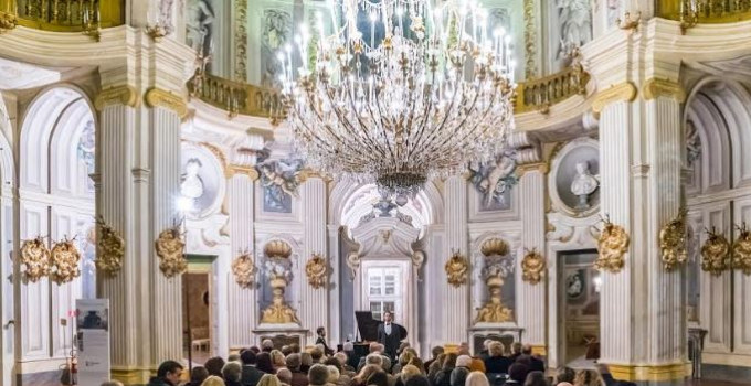 LIRICA e MUSICAL a CORTE Quattro appuntamenti con la lirica e il musical nel Cortile d’Onore della Palazzina di Caccia di Stupin