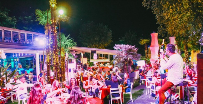 3/7, 4/7 Under the Stars fa muovere Villa Bonin Club & Restaurant