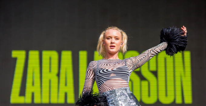 ZARA LARSSON È USCITO OGGI IL NUOVO SINGOLO “LOVE ME LAND”