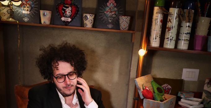 NICOLÒ CARNESI ESCE OGGI MARTEDÌ 28 LUGLIO IL VIDEOCLIP DI “SPORTIVA”