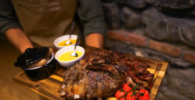 Alla Locanda dei Giurati di Como: Carni d'eccellenza alla brace, Degustazione Iberica e Tartufo bianco d'Alba