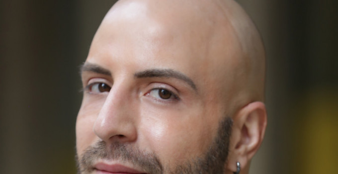 Abbi Cura Di Me: Andrea Crimi interpreta il secondo singolo tratto da L’Amore Dietro Ogni Cosa di Simone Di Matteo