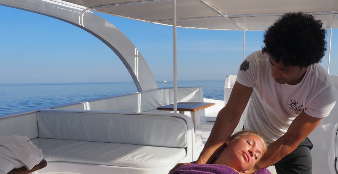 Domina Coral Bay vara la sua Wellness Boat, per rilassarsi in mare, prima e dopo immersioni da sogno a Sharm El Sheikh