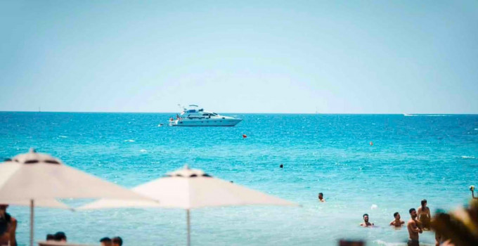 Allo Zen Beach - Gallipoli (LE) tramonti da sogno a Baia Verde, star dei social... e frise che restano nel cuore