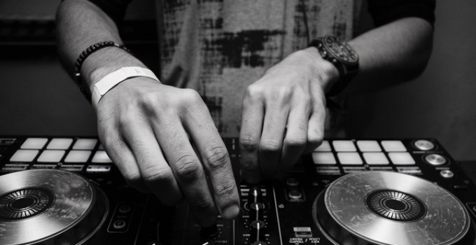 Vuoi fare il dj o sei già professionista? Jaywork Music Group ti dà le dritte che servono