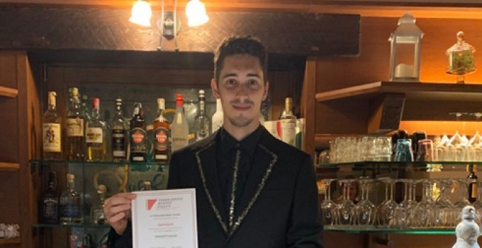 Per Michele Piagno un brindisi ai successi del suo allievo Davide Grossutti, docente di Federazione Baristi Italiani