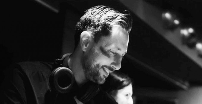 Mitch B. fa muovere a tempo il Warehouse di Nantes, per il Jango Records and Friends Party