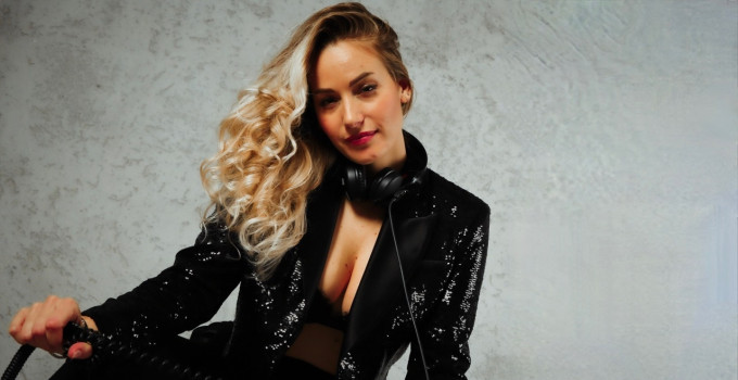 LADY-J sbarca a Genova. Sul palco, ecco DJ Sasha