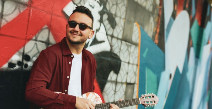 "Tra la mano, l'occhio e il cuore", il nuovo singolo di Manù Squillante