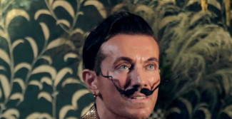 “Amanda Lear”, il nuovo singolo dei Fuoricentro