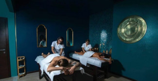 Capodanno Latino o Maratona di Relax… Il 2025 a Gardacqua chiude tra ritmo, relax e un buffet da sogno