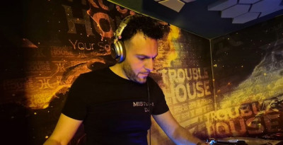 UMM Red, è tempo di scatenarsi con MISTER-X DJ - "I Have a Dream"  