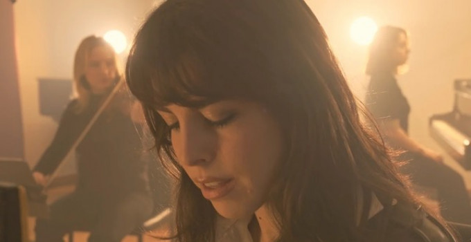  "SEMPRE", esce la versione acustica del primo singolo di ROSSELLA