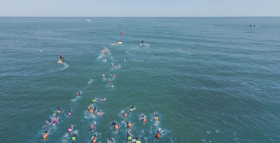 OCEANMAN Cattolica Emilia Romagna e la Regina è capitale del nuoto in mare: dal 22 al 24 maggio 2026