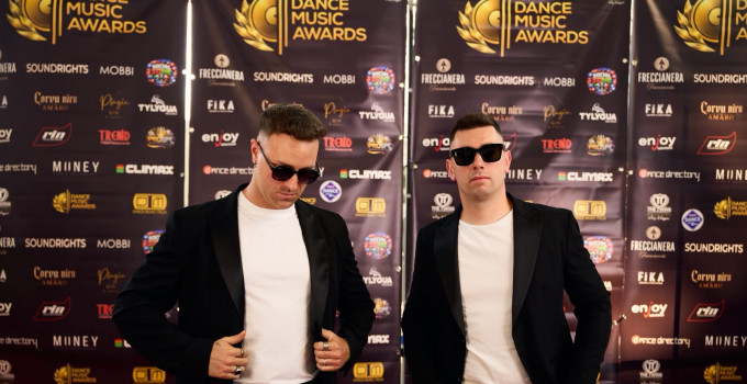 # DOUBLE conquistano la Top 10 dei Migliori Remixer Italiani ai Dance Music Awards