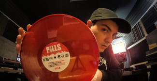 Suarez: il nuovo album “Pills” è un viaggio senza filtri tra rap, ironia e fragilità