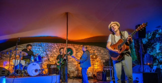 “Come dal marmo”, il nuovo singolo di Giacomo Lariccia